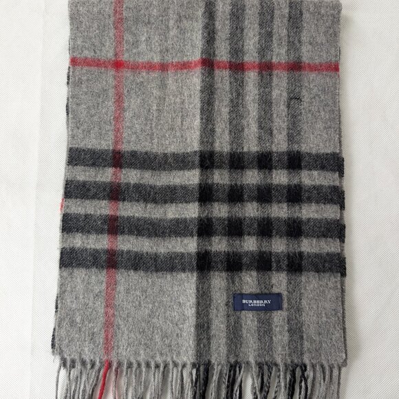 BURBERRY London Classic Nova Check Knit Fringe WOOL Multifunctional Gray SCARF - Picture 4 of 6